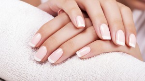 French-Manicure-Paint
